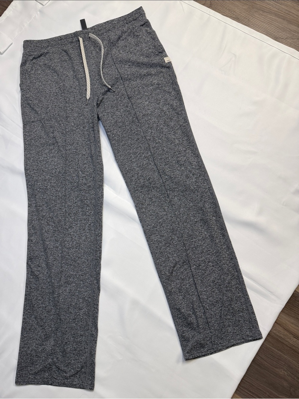VUORI HALO WIDE LEG FLARE DREAMKNIT PANTS HEATHER GREY!
